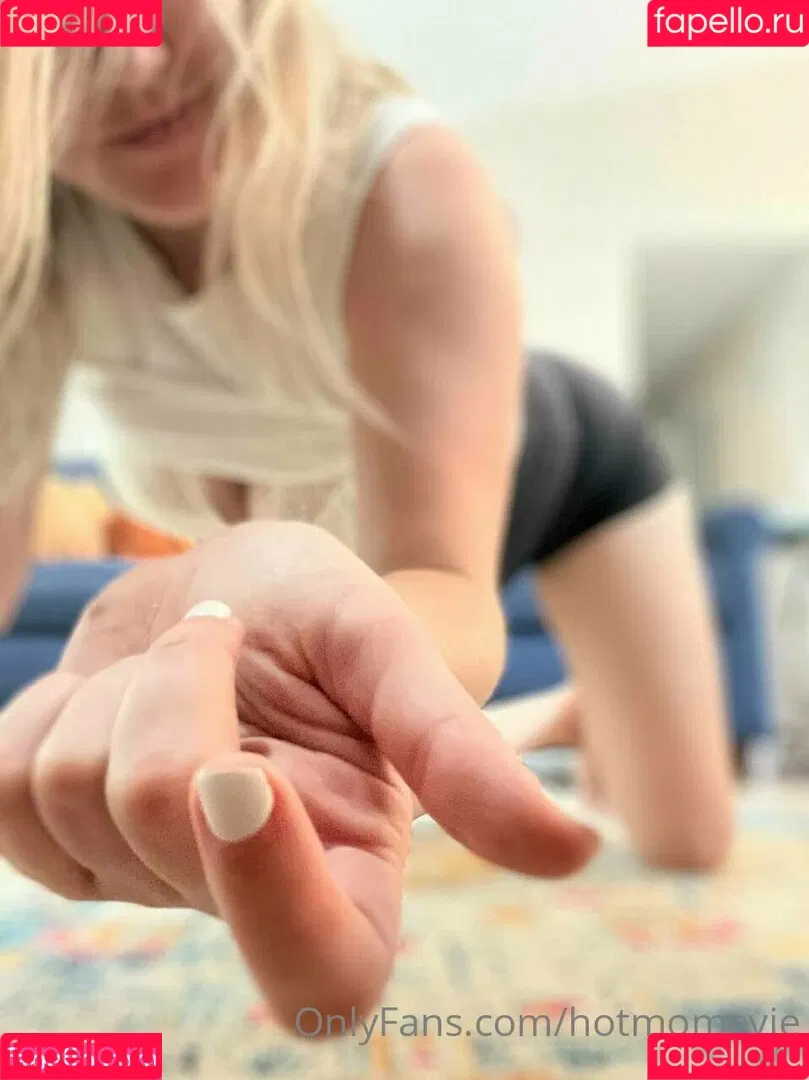 hotmomevie Onlyfans Photo Gallery 