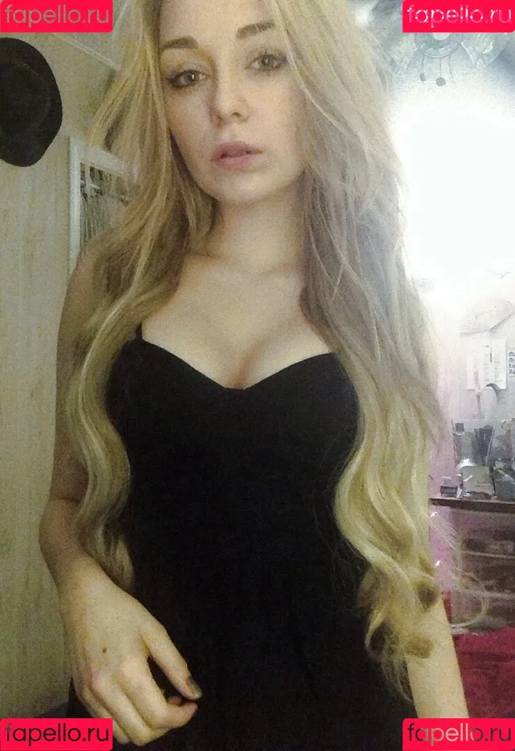Elyse Summer Onlyfans Photo Gallery 