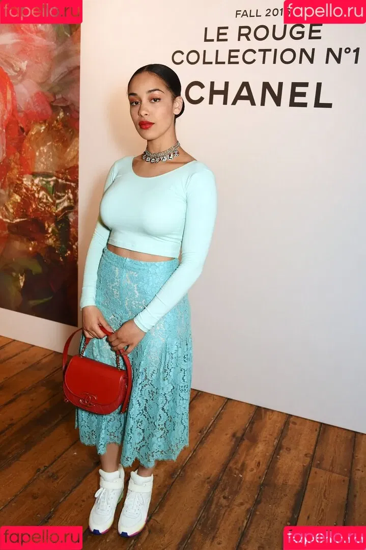Jorja Smith Onlyfans Photo Gallery 