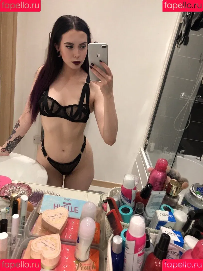 Violette Onlyfans Photo Gallery 