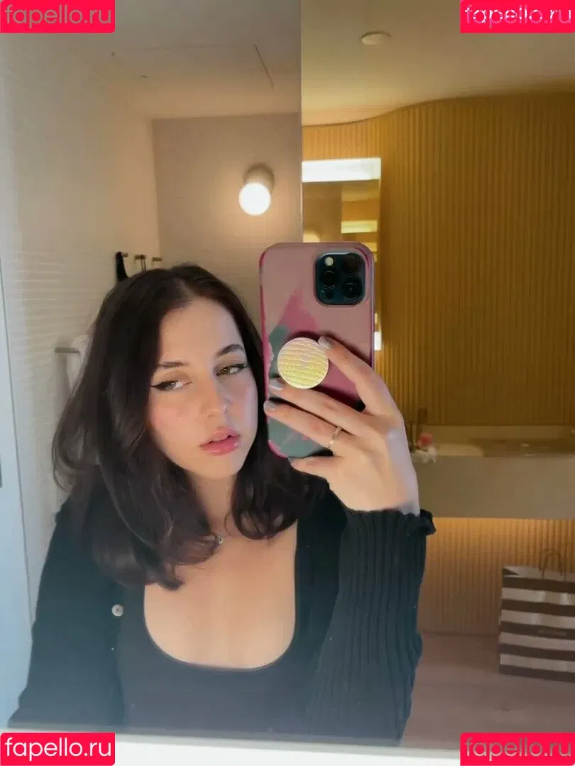 Violette Onlyfans Photo Gallery 