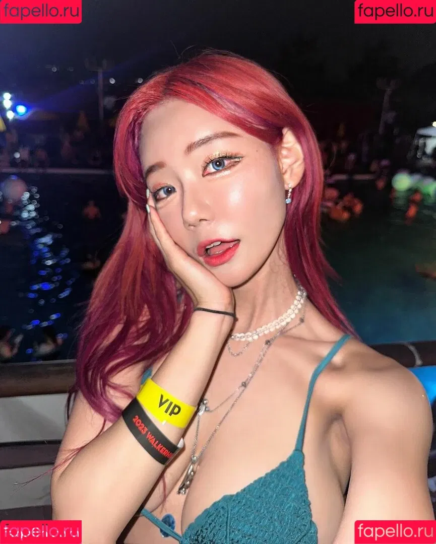 Berry Onlyfans Photo Gallery 