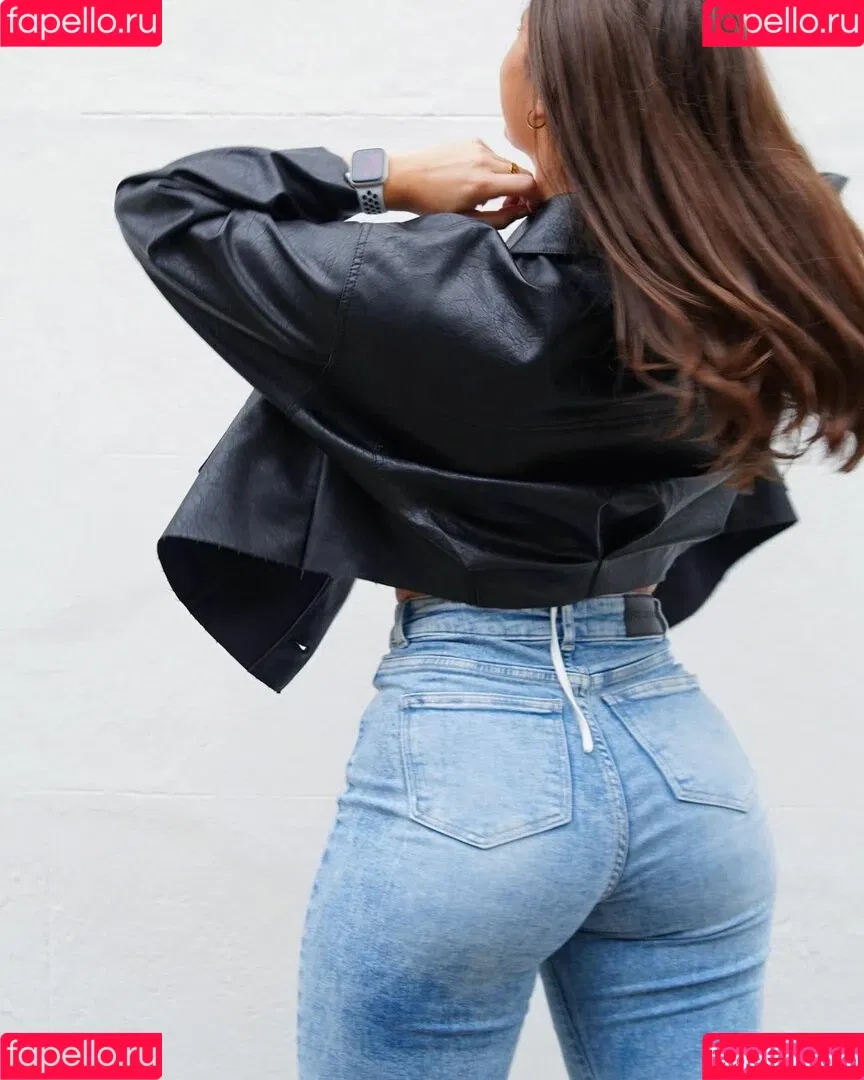 livefitelle Onlyfans Photo Gallery 