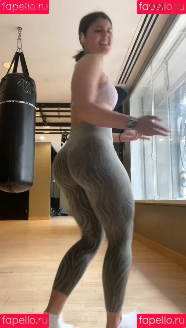livefitelle Onlyfans Photo Gallery 