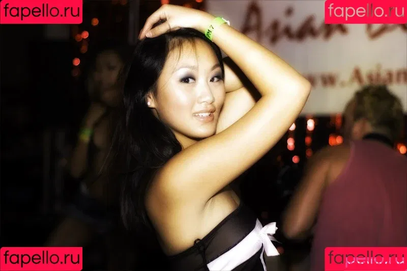 Evelyn Lin Onlyfans Photo Gallery 
