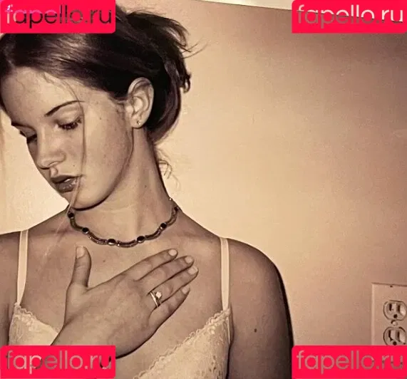 Lana Del Rey Onlyfans Photo Gallery 