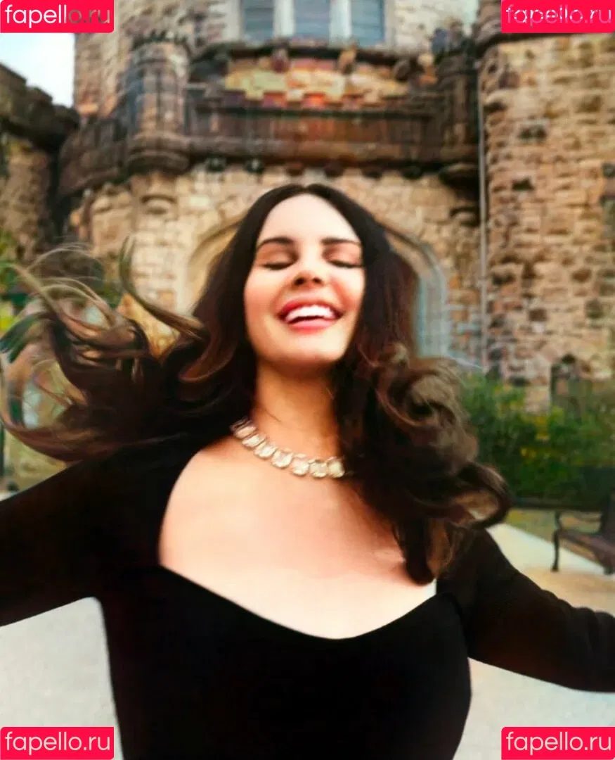 Lana Del Rey Onlyfans Photo Gallery 