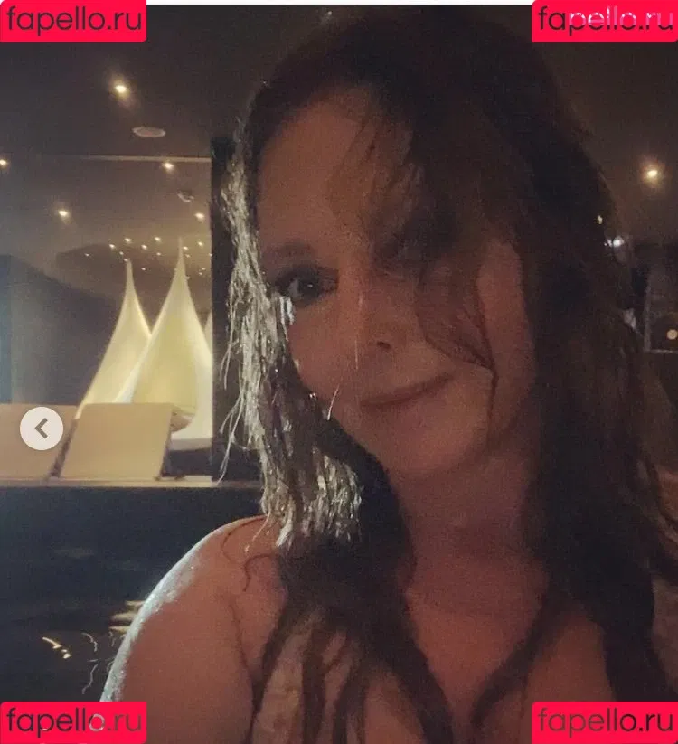Carol Vorderman Onlyfans Photo Gallery 