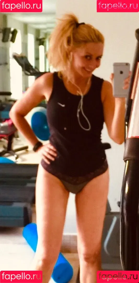 Carol Vorderman Onlyfans Photo Gallery 