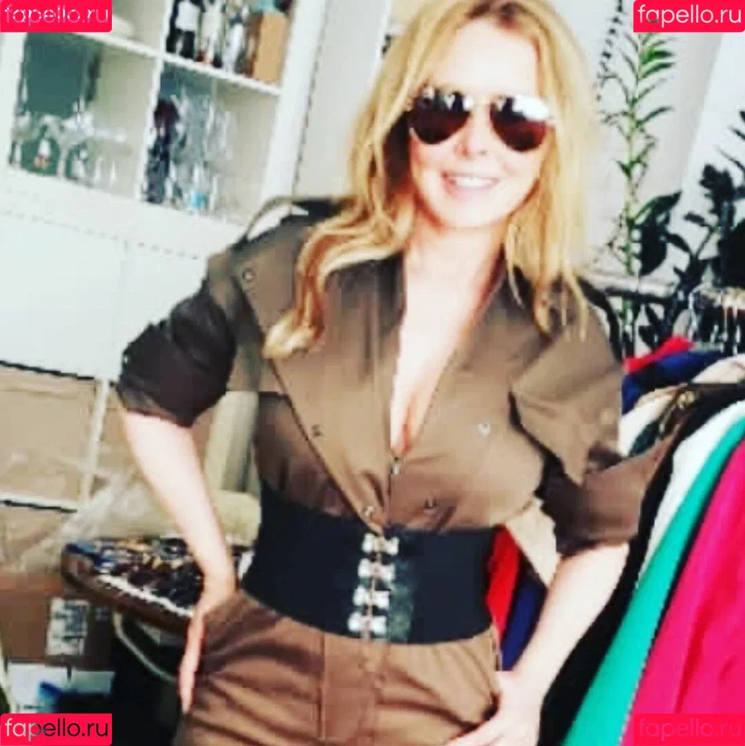 Carol Vorderman Onlyfans Photo Gallery 