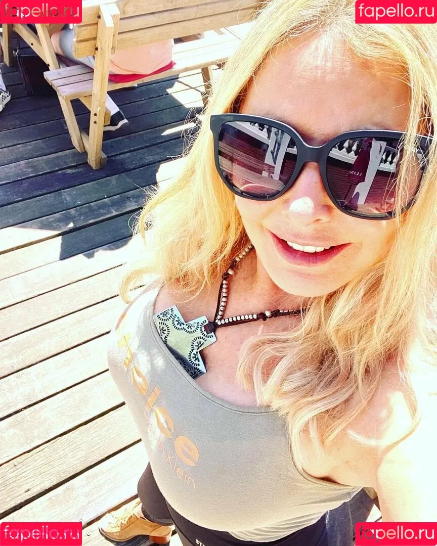 Carol Vorderman Onlyfans Photo Gallery 