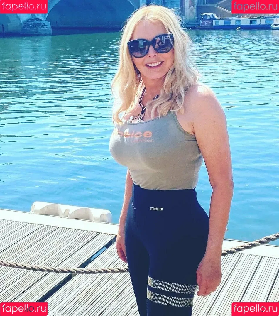 Carol Vorderman Onlyfans Photo Gallery 