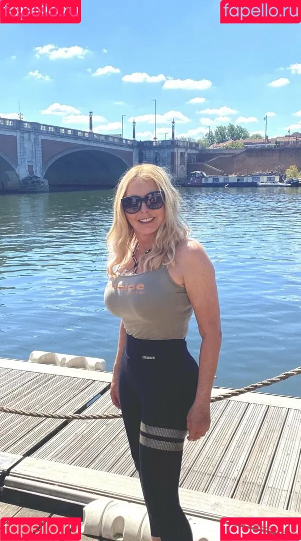 Carol Vorderman Onlyfans Photo Gallery 