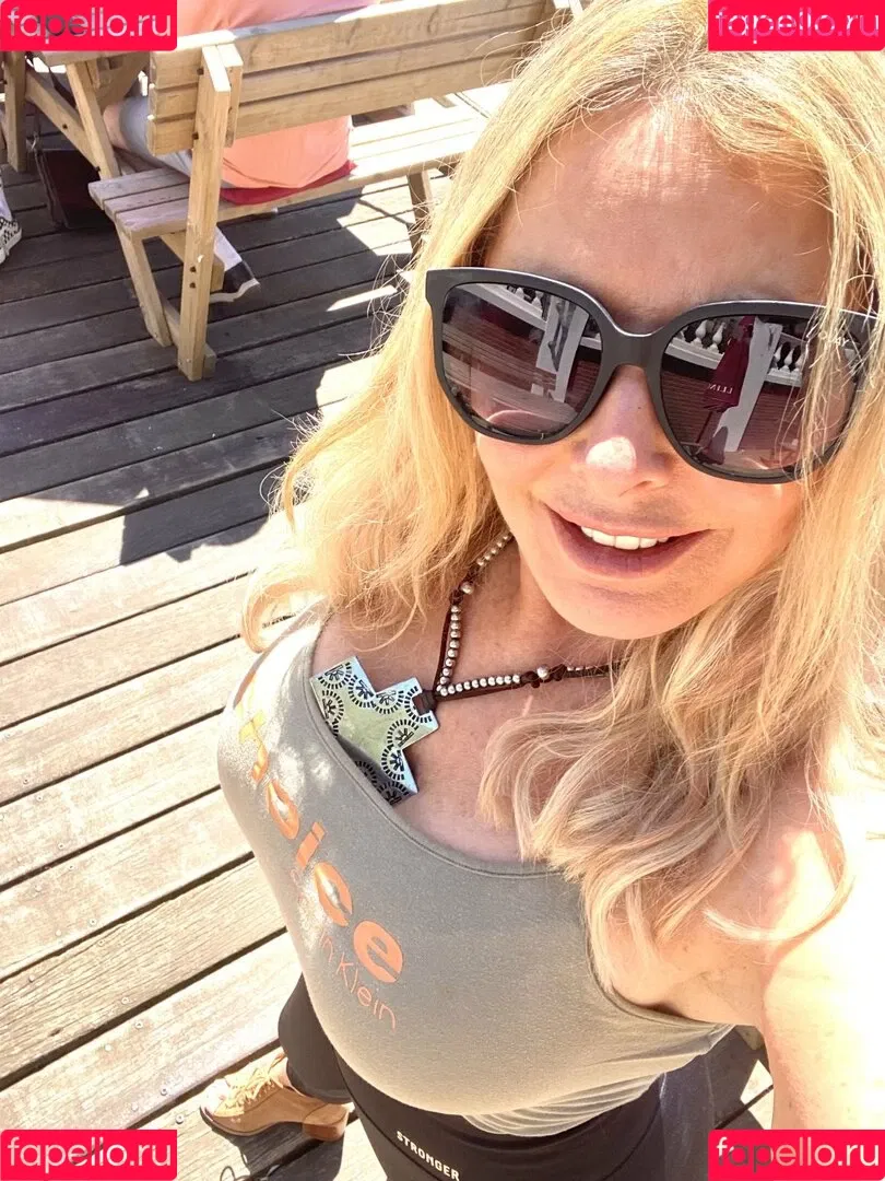 Carol Vorderman Onlyfans Photo Gallery 