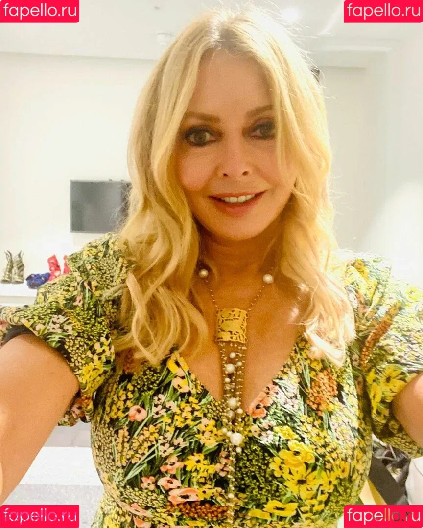 Carol Vorderman Onlyfans Photo Gallery 