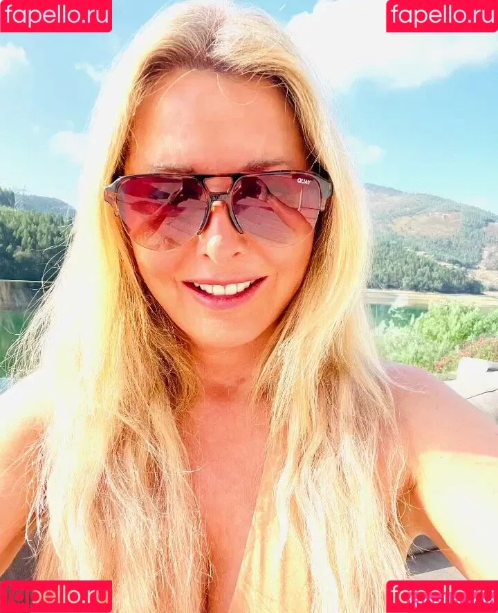 Carol Vorderman Onlyfans Photo Gallery 