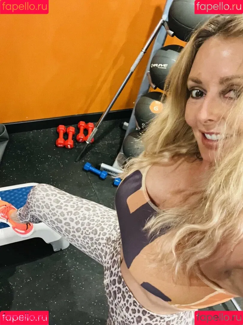 Carol Vorderman Onlyfans Photo Gallery 