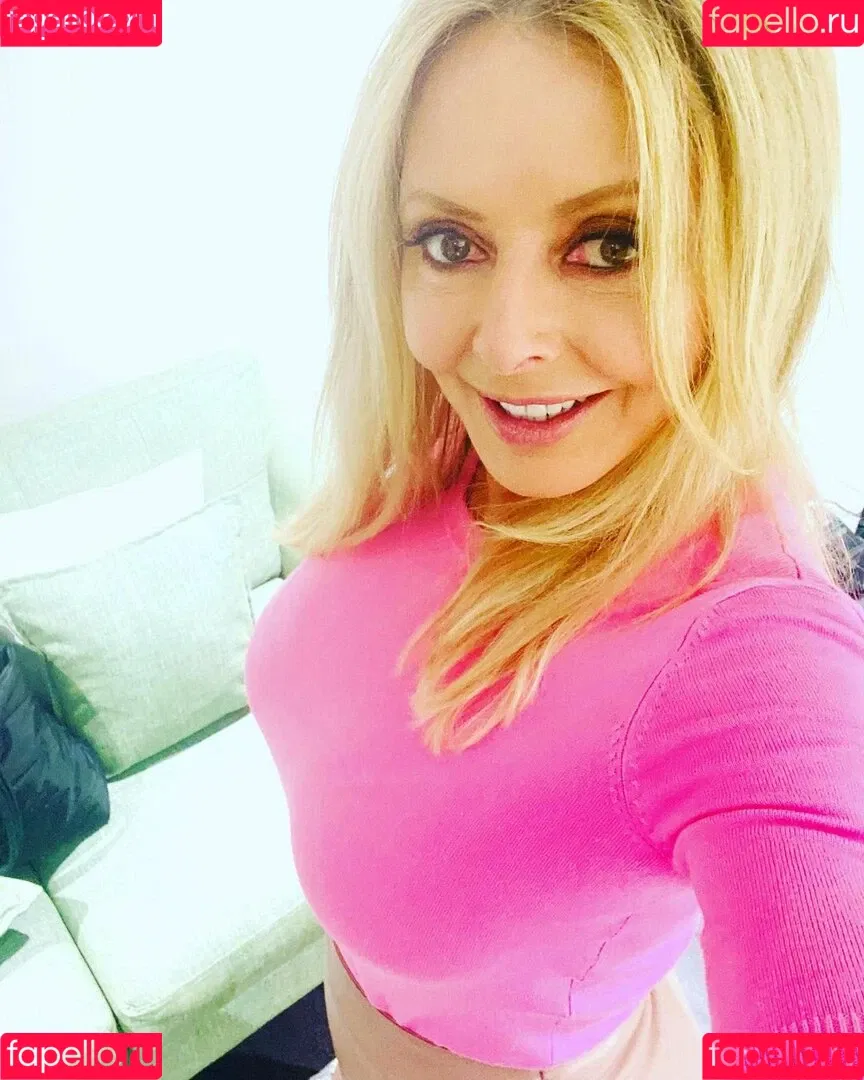 Carol Vorderman Onlyfans Photo Gallery 