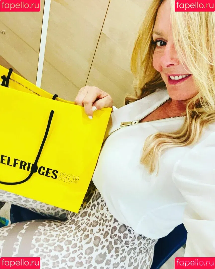 Carol Vorderman Onlyfans Photo Gallery 