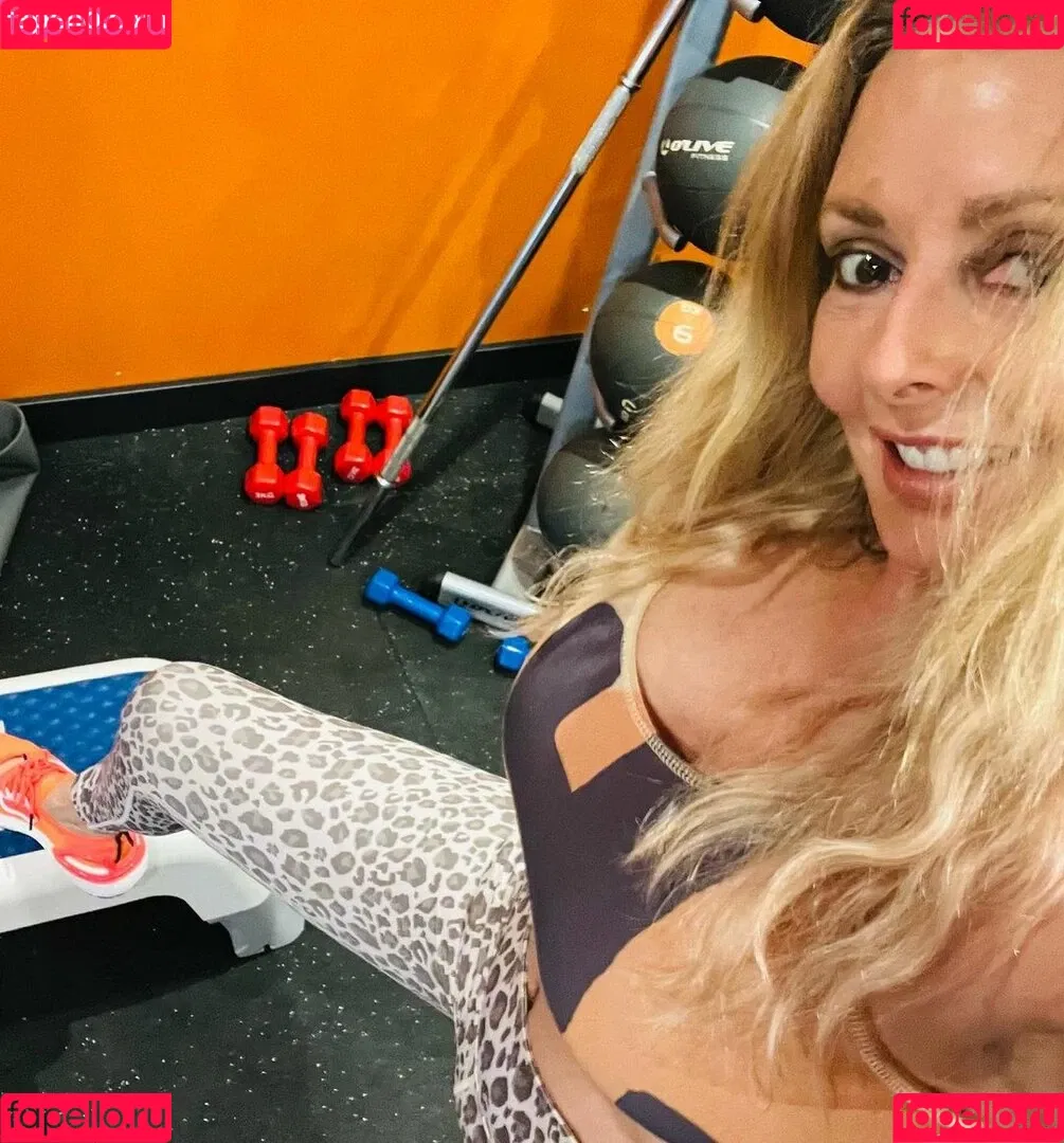 Carol Vorderman Onlyfans Photo Gallery 