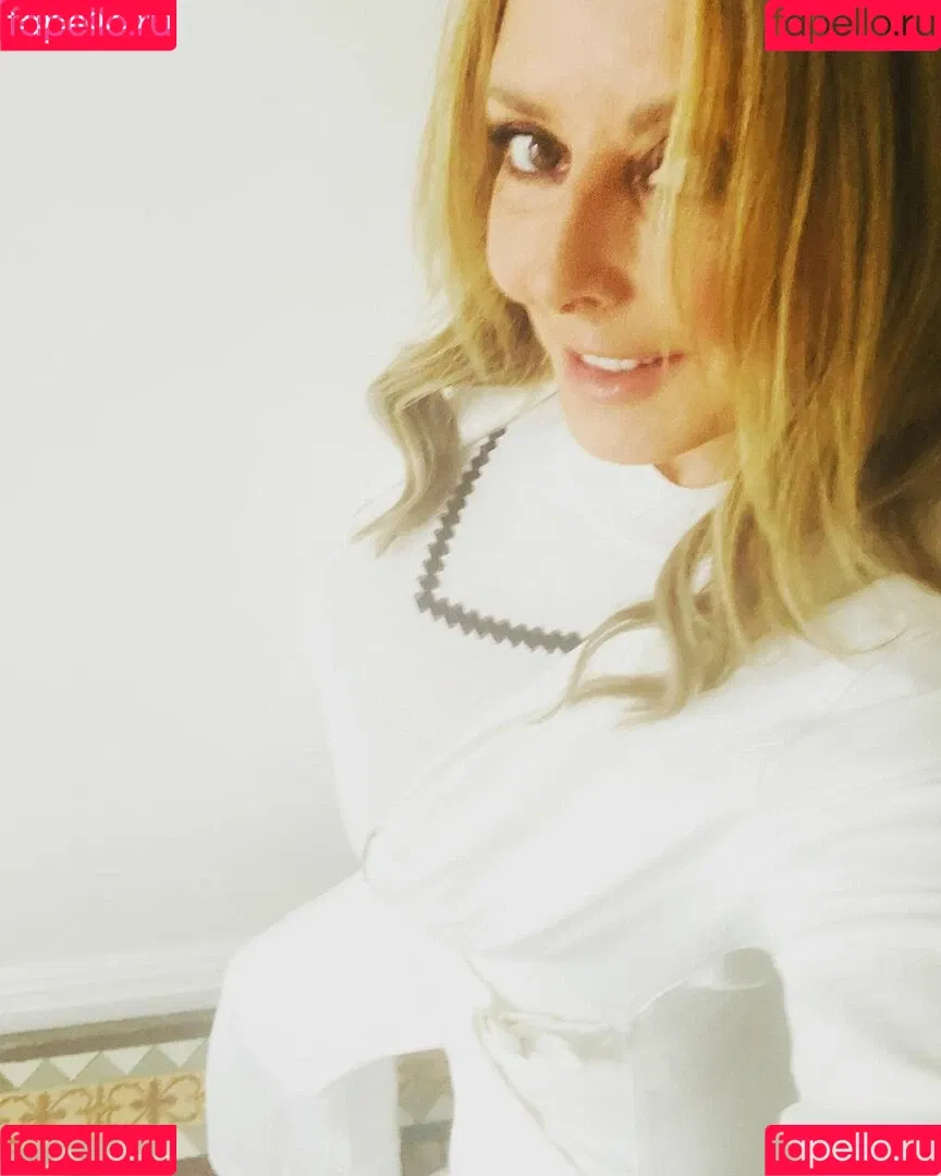 Carol Vorderman Onlyfans Photo Gallery 