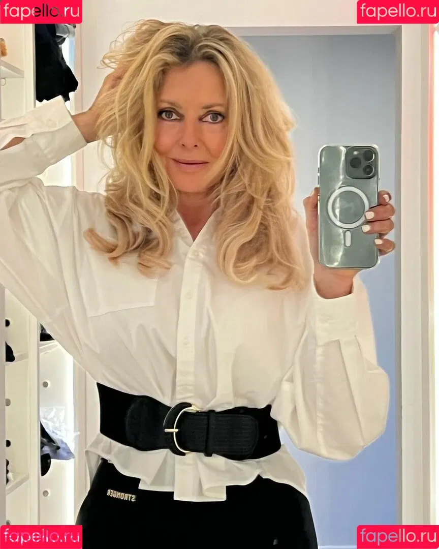 Carol Vorderman Onlyfans Photo Gallery 