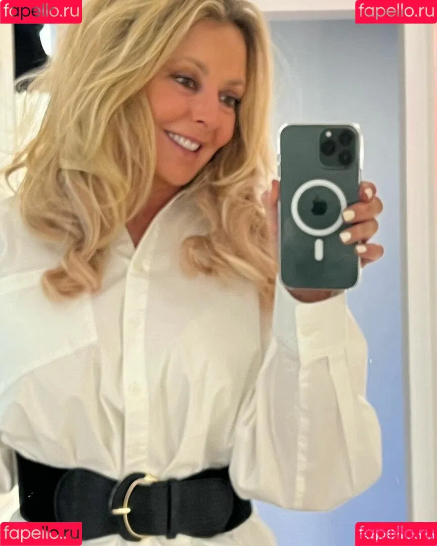 Carol Vorderman Onlyfans Photo Gallery 
