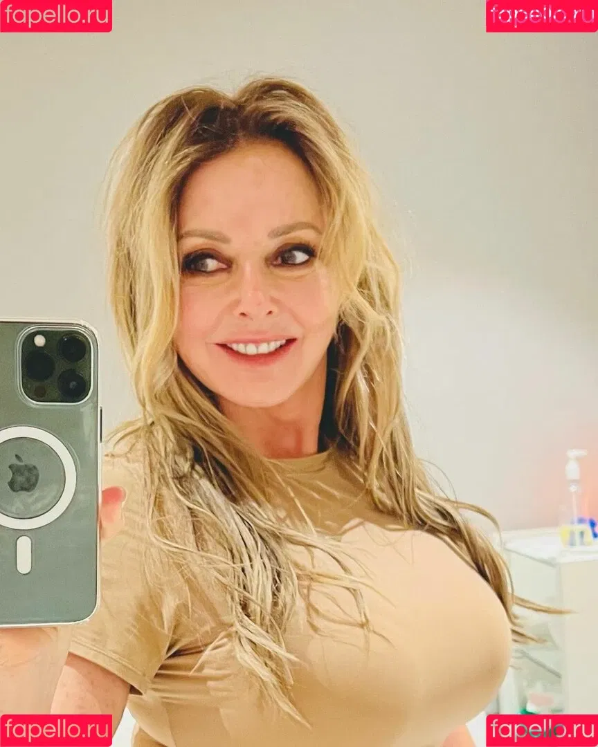Carol Vorderman Onlyfans Photo Gallery 
