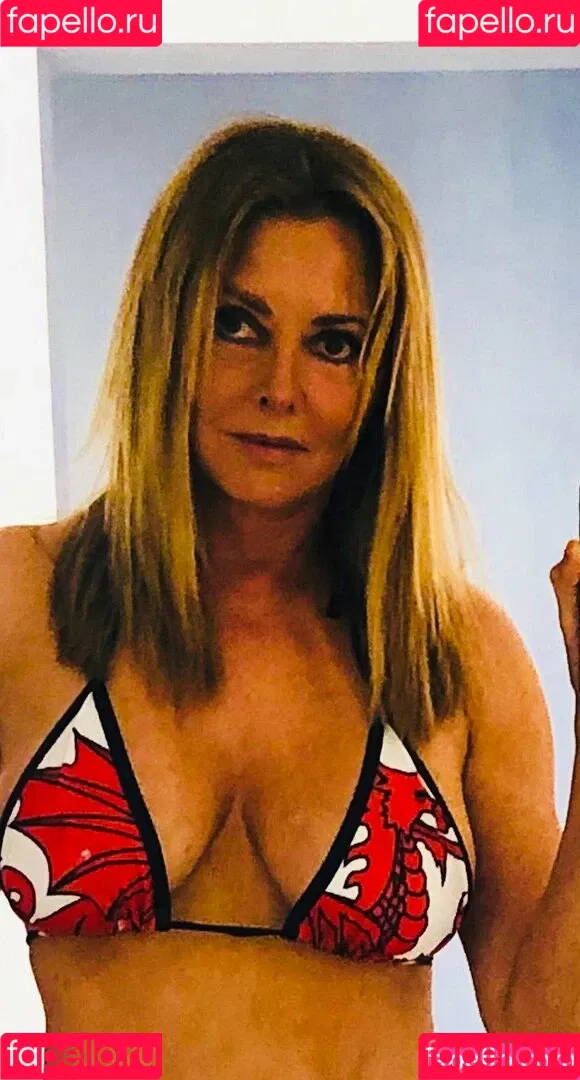 Carol Vorderman Onlyfans Photo Gallery 