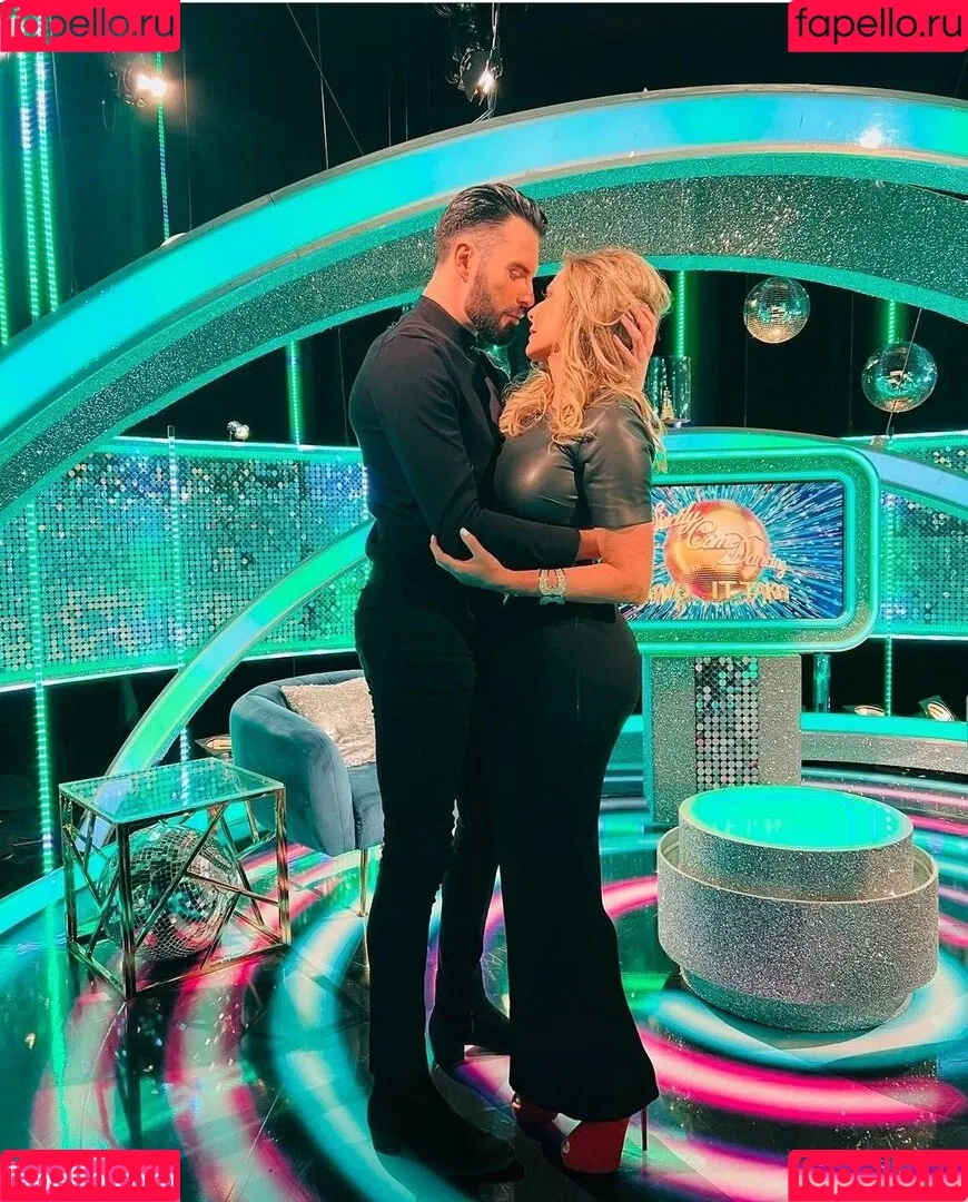 Carol Vorderman Onlyfans Photo Gallery 