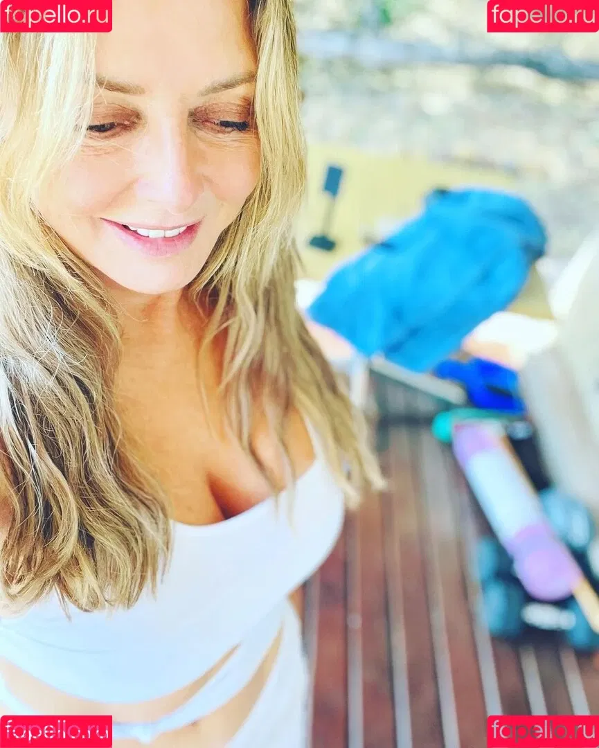 Carol Vorderman Onlyfans Photo Gallery 
