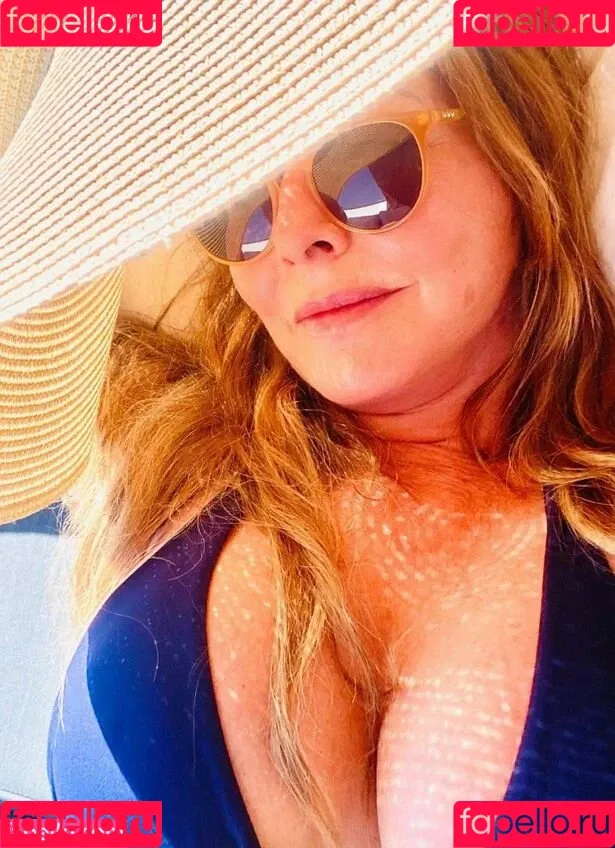 Carol Vorderman Onlyfans Photo Gallery 