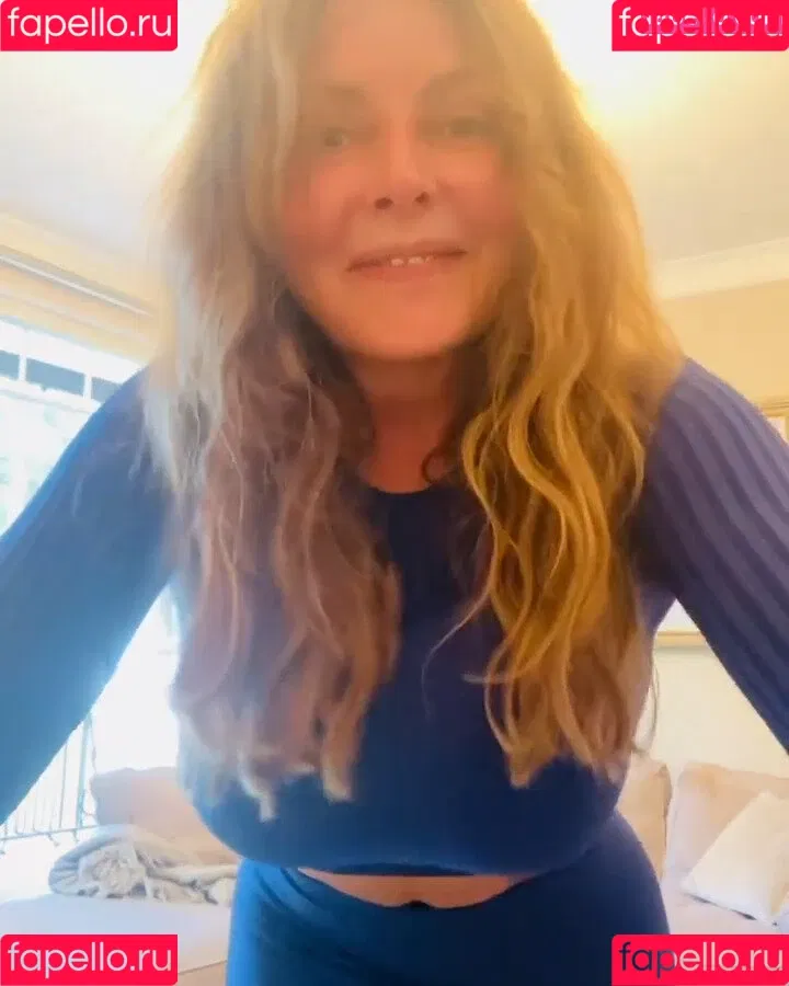 Carol Vorderman Onlyfans Photo Gallery 