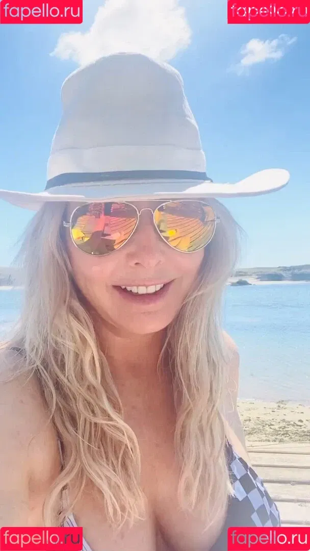 Carol Vorderman Onlyfans Photo Gallery 