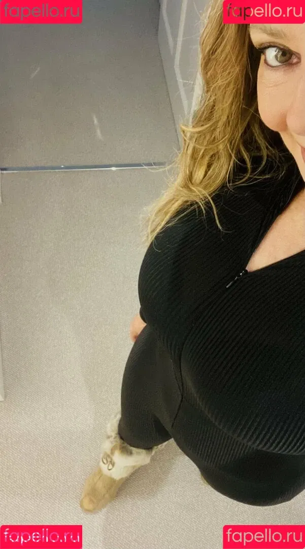 Carol Vorderman Onlyfans Photo Gallery 