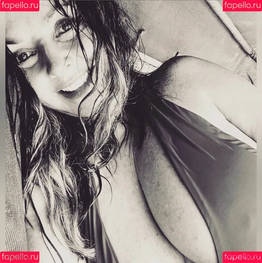Carol Vorderman Onlyfans Photo Gallery 