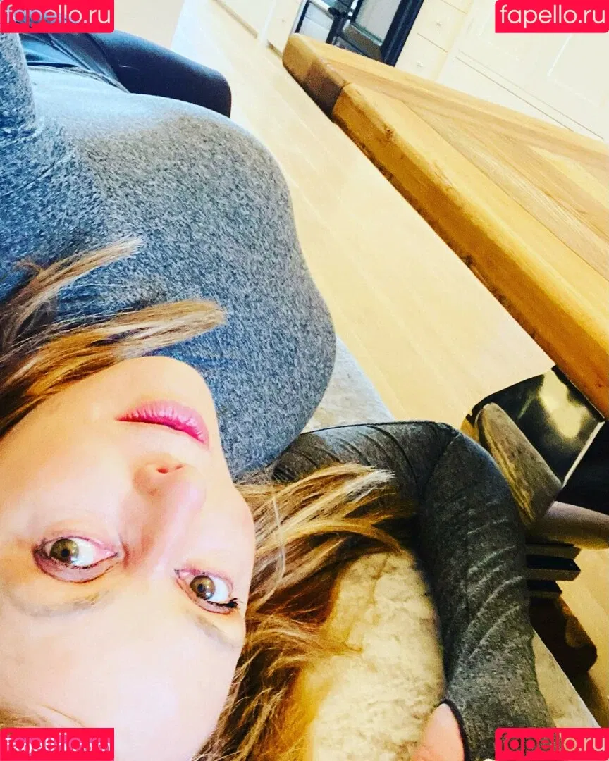 Carol Vorderman Onlyfans Photo Gallery 