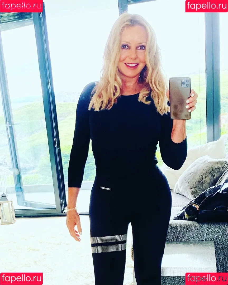 Carol Vorderman Onlyfans Photo Gallery 