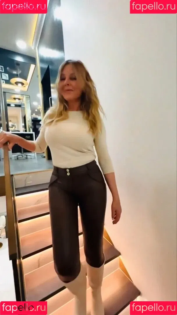 Carol Vorderman Onlyfans Photo Gallery 