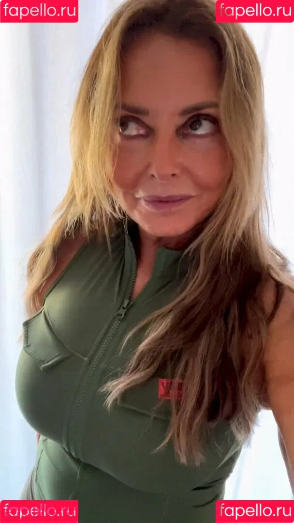 Carol Vorderman Onlyfans Photo Gallery 