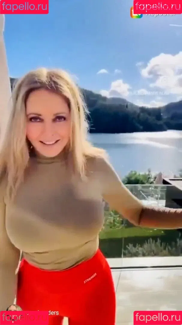 Carol Vorderman Onlyfans Photo Gallery 