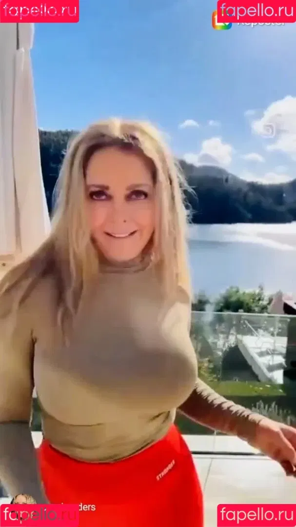 Carol Vorderman Onlyfans Photo Gallery 
