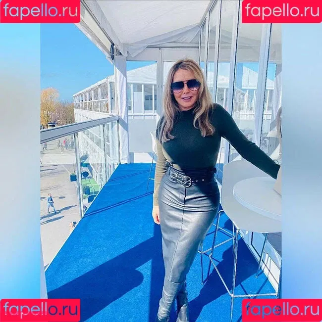 Carol Vorderman Onlyfans Photo Gallery 