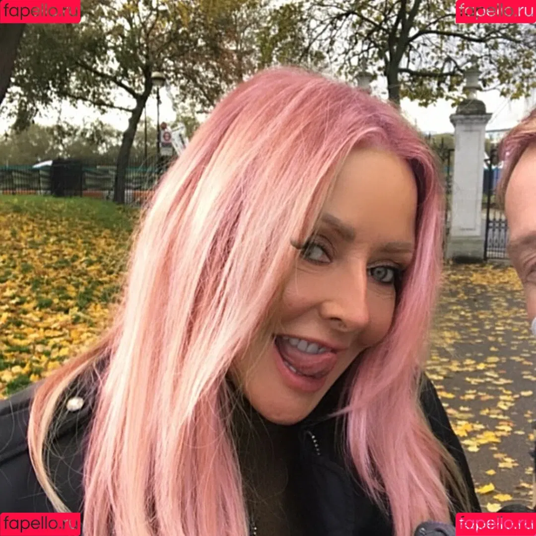 Carol Vorderman Onlyfans Photo Gallery 