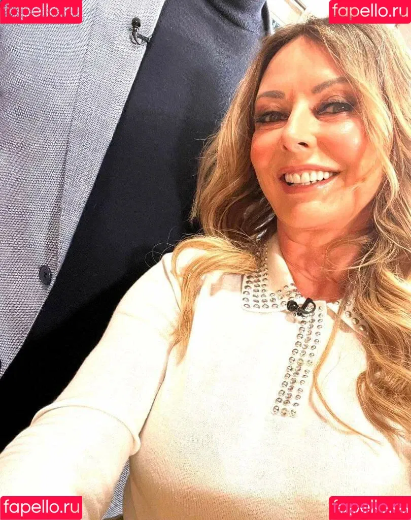 Carol Vorderman Onlyfans Photo Gallery 