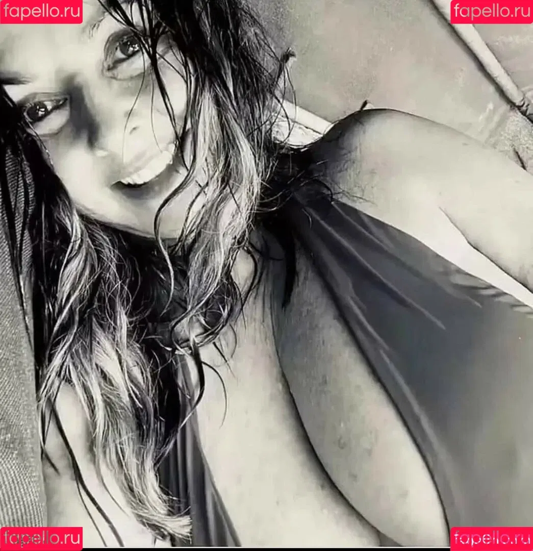 Carol Vorderman Onlyfans Photo Gallery 