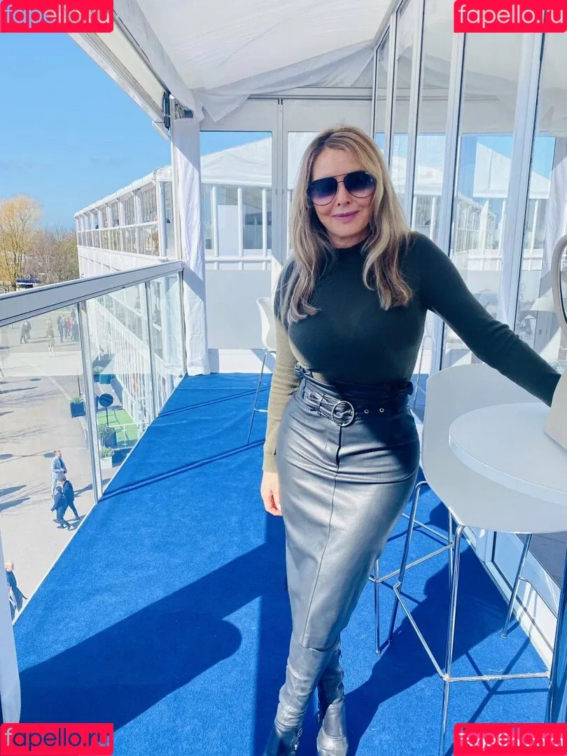 Carol Vorderman Onlyfans Photo Gallery 