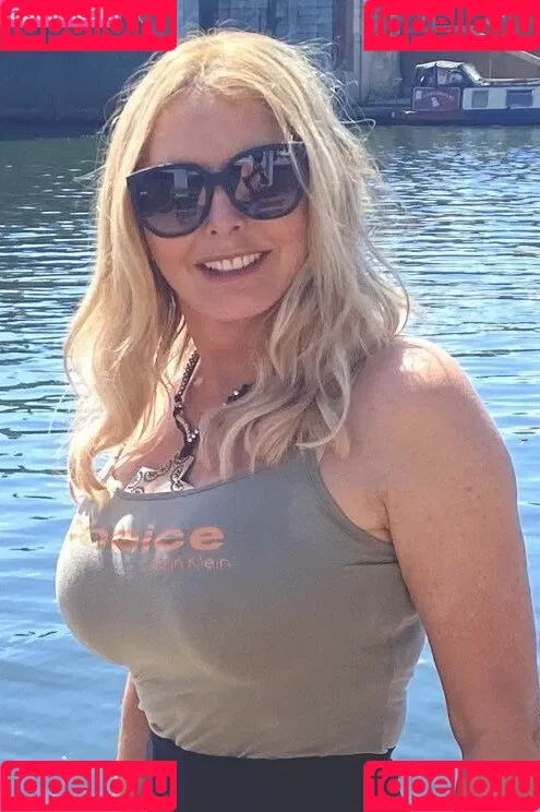 Carol Vorderman Onlyfans Photo Gallery 