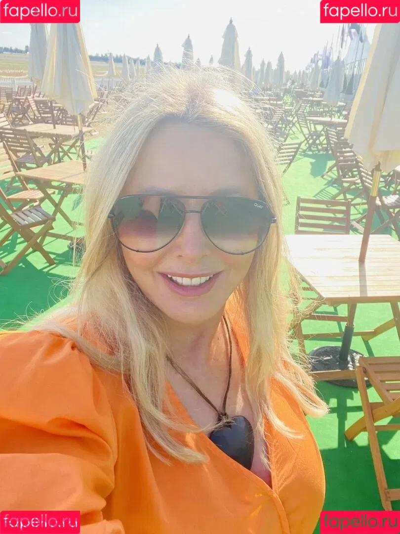 Carol Vorderman Onlyfans Photo Gallery 