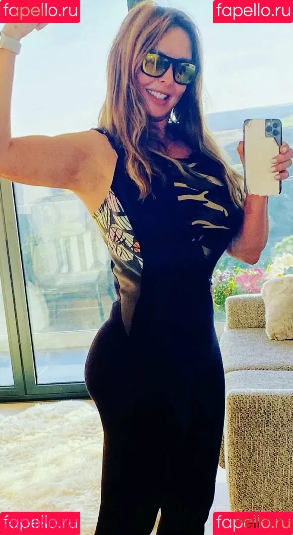 Carol Vorderman Onlyfans Photo Gallery 